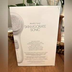 🌹Mary Kay SKINVIGORATE Sonic Skin Care System W/ Brush🌹